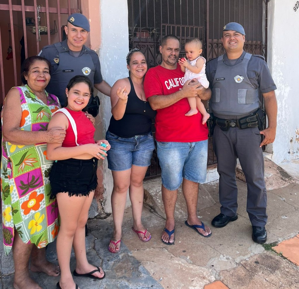 POLÍCIA MILITAR DO ESTADO DE SÃO PAULO SALVA BEBÊ AFOGADO EM AVARÉ 