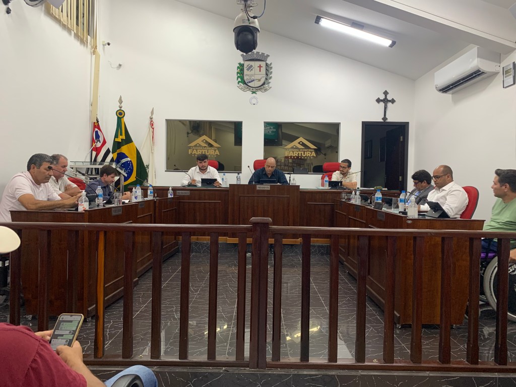 APROVADA A EXTINÇÃO DE CARGOS E CRIAÇÃO DE&nbsp;SECRETARIAS